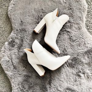 Qupid White Women’s Booties Size 7.5